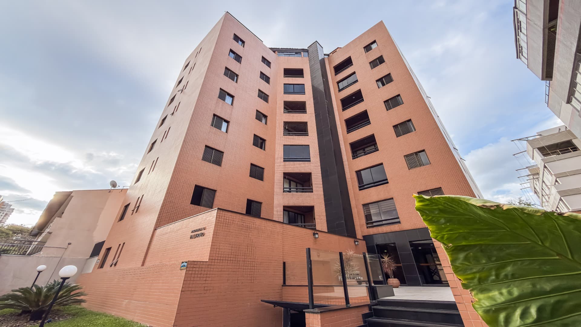 APARTAMENTO 2 QUARTOS 2 VAGAS NO ÁGUA VERDE (23 / 23)