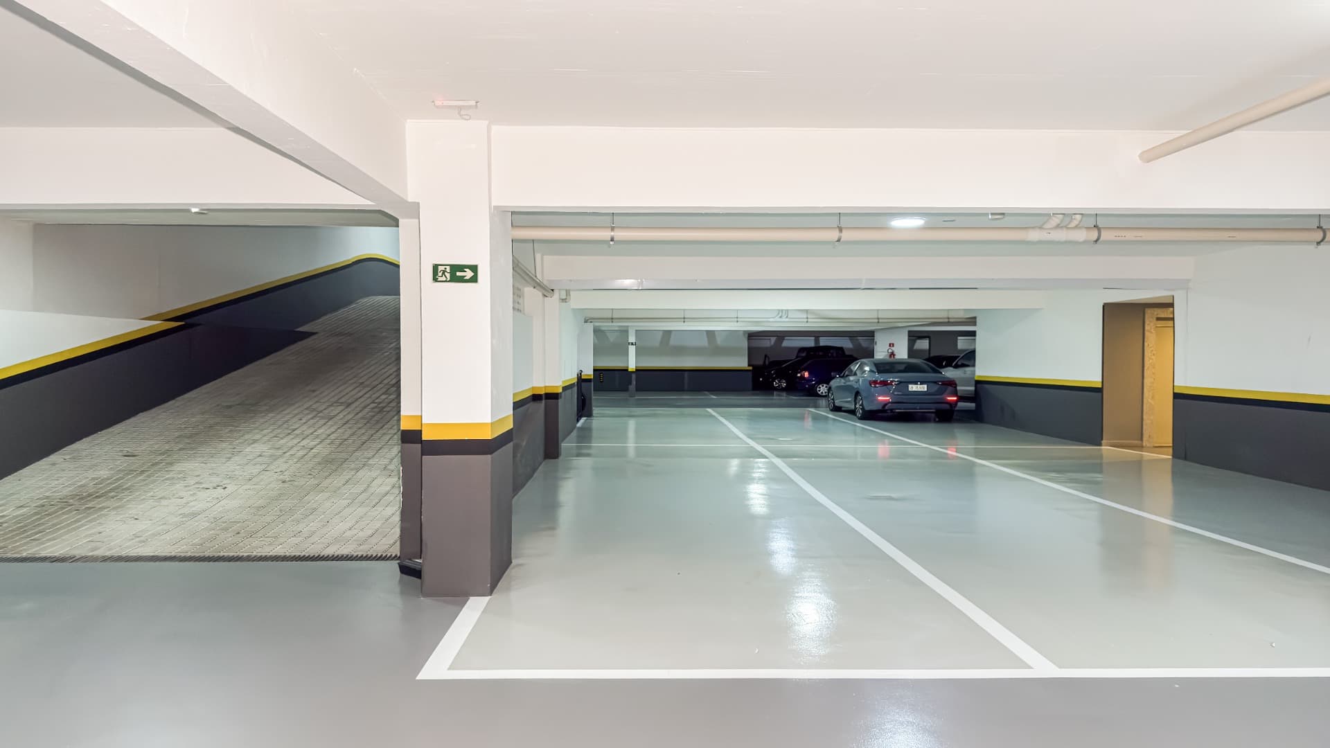 EXCELENTE APARTAMENTO NOVO COM 3 DORMITÓRIOS, 2 VAGAS COM ARMÁRIOS (28 / 30)